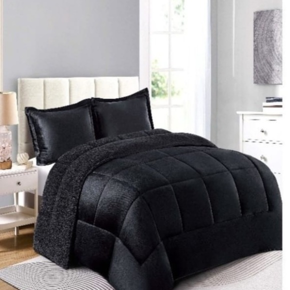 Luxurious Comforter 3 pc Set - Picture 3 of 9